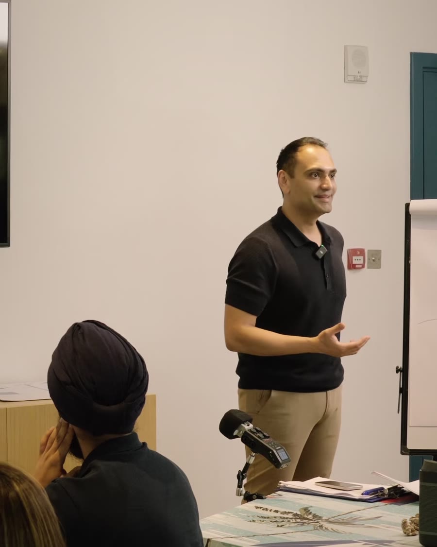 Sharad Bhushan teaching a Theta Clearing workshop